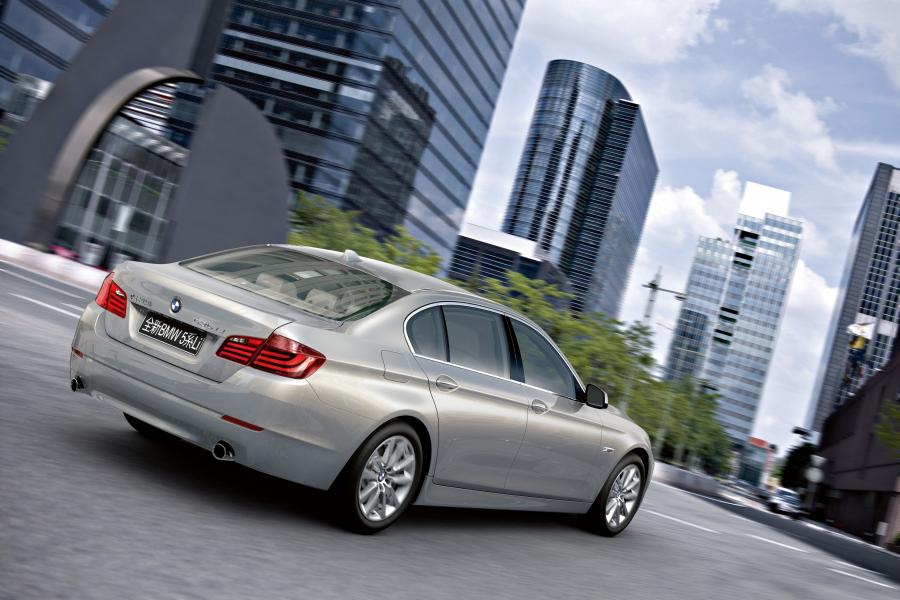 BMW 5-Series Long-Wheelbase 2010 года  (CN) (фото 59 из 77)